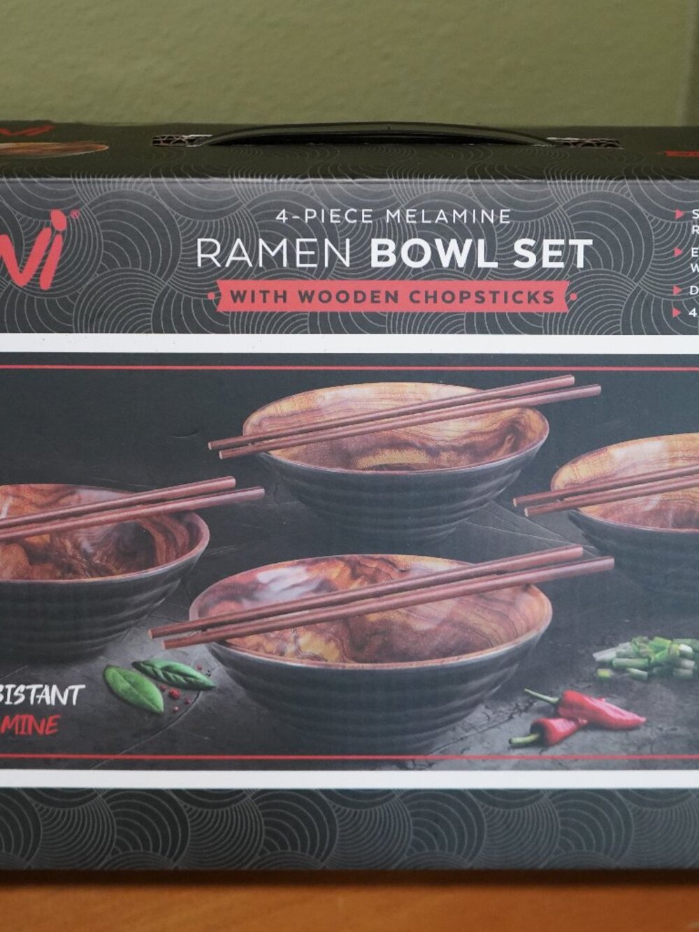Parini 4 Piece Melamine Ramen Bowl Set with Wooden Chopsticks NEW in Box